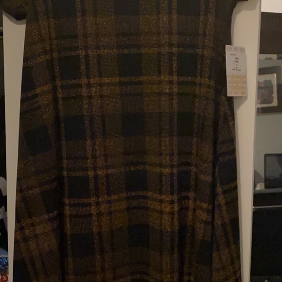 plaid LuLaRoe Carly dress top - Picture 3 of 5